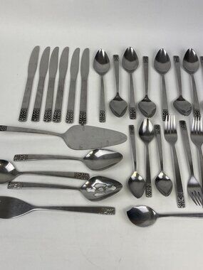26Pc Lot Carlyle Stainless Steel Flatware Cameo Pie Server Fork Jelly Spoon VTG